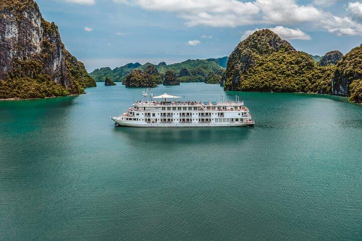 Apple Cruise 2-daagse Verken Halong Bay en Lan Ha Bay vanuit Hanoi