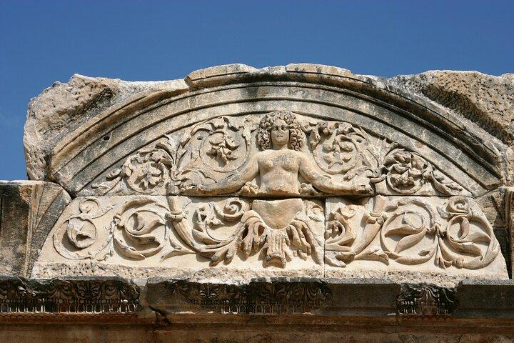 Visite privée d'Éphèse et de la Maison de la Vierge Marie au départ du port de Kusadasi