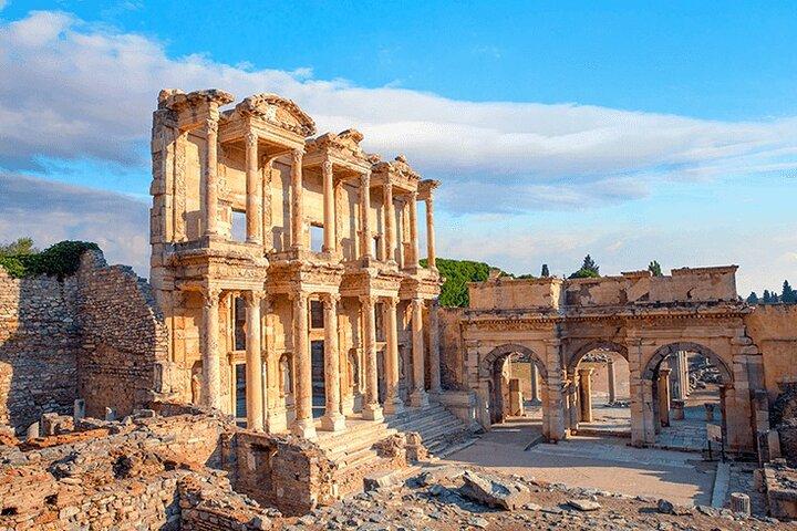 Visite privée d'Éphèse et de la Maison de la Vierge Marie au départ du port de Kusadasi