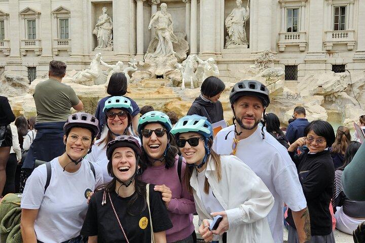 Visite de Rome sur des vélos électriques de qualité, petits groupes et Guide local!