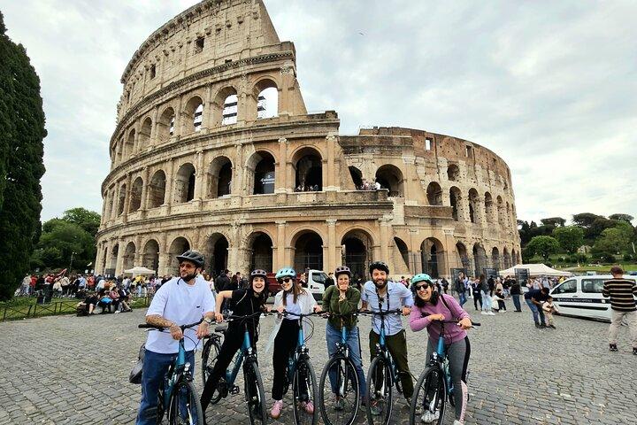 Excursão em Roma em bicicletas elétricas de qualidade, pequenos grupos e Guia local!