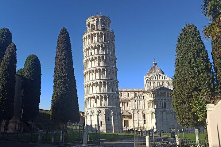 Privérondleiding Pisa en Lucca met wijnproeven in de haven van La Spezia