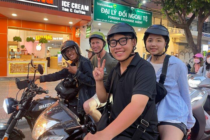 Ho Chi Minh City Chinatown of Beliefs and Ghost-tour per scooter