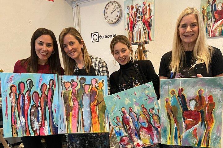 Maleri & Vin Workshop i en kunststudio i Barcelona