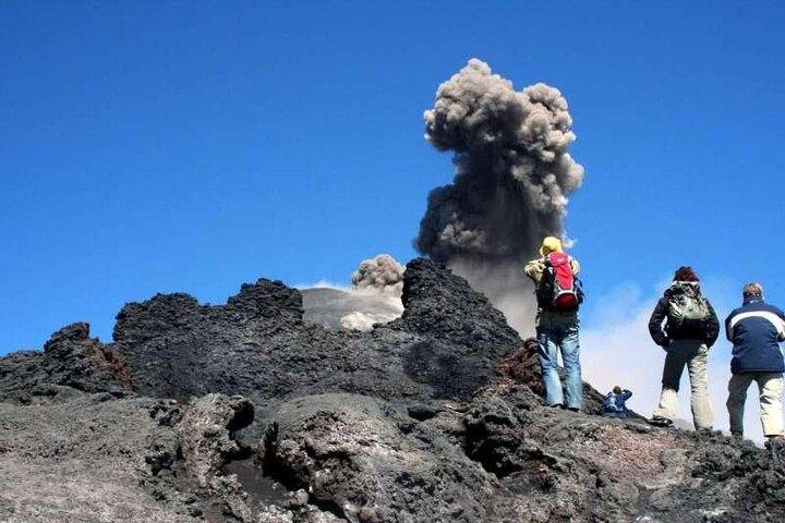 Tour Guidato di Mezza Giornata sull'Etna (3000 metri)