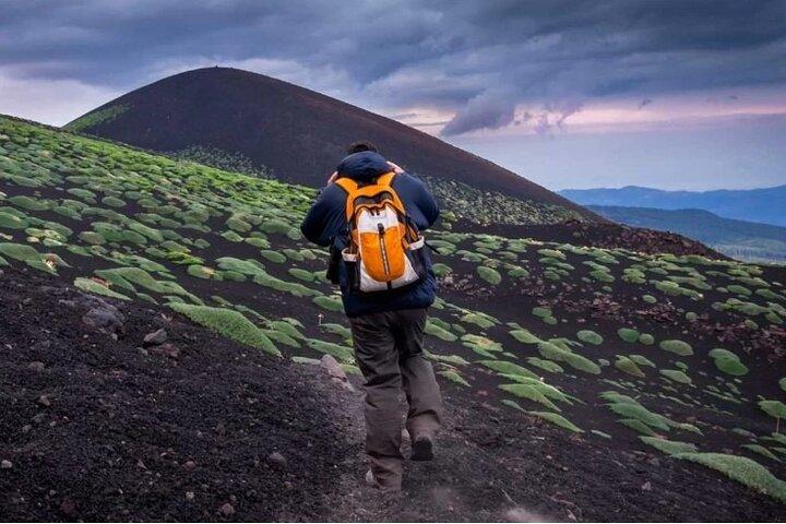 Halvdags guidet tur i Etna (3000 meter)