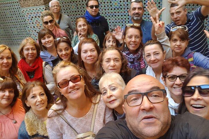 Paseo guiado para descubrir la Medina de Fez.
