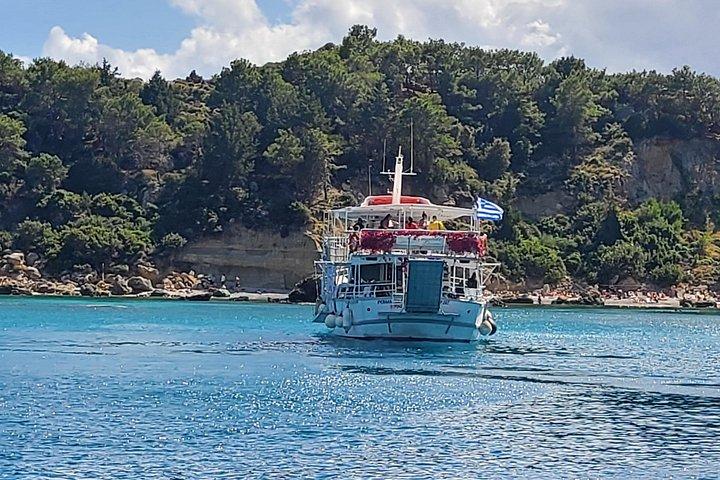 ロードス湾から湾へのスイムクルーズ - ワイン付きギリシャ料理ビュッフェ