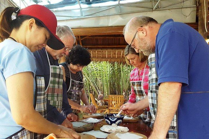 ホーチミン市での本格的なサイゴン料理教室ツアー 3.5 時間