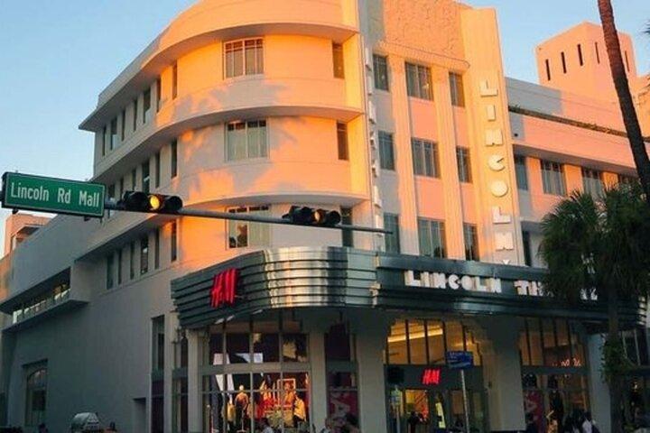 Passeio a pé privado por Miami Art Deco e South Beach com guia