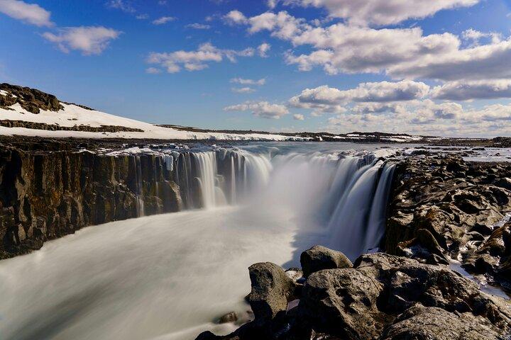 Hot Godafoss Waterfall Tour & A Lagoa da Floresta