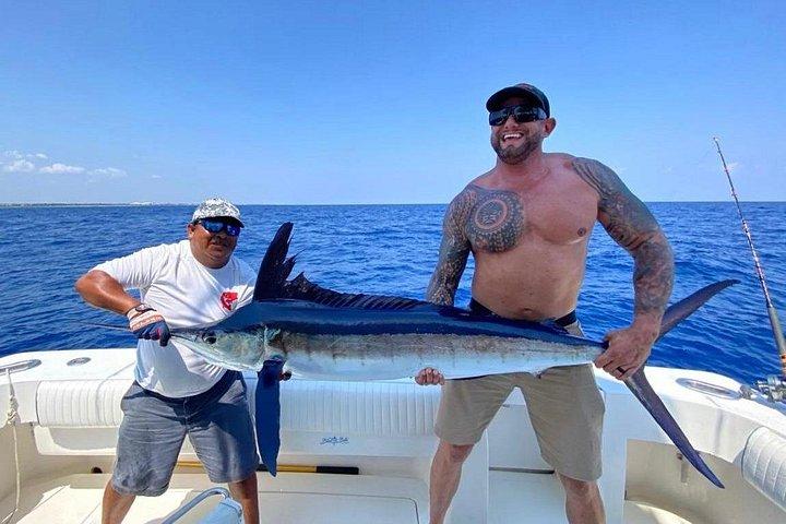 6 Hour Private Fishing Tour in Puerto Aventuras Riviera Maya