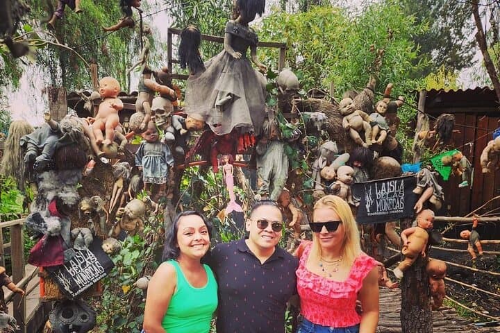 Private tour to the spooky Island of the Dolls in Xochimilco