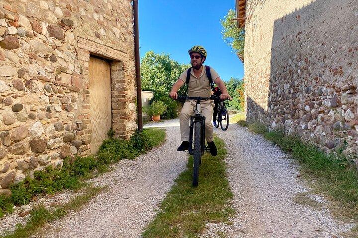 Tour in E-Bike e degustazione di vini nel Forte Austriaco di Pastrengo
