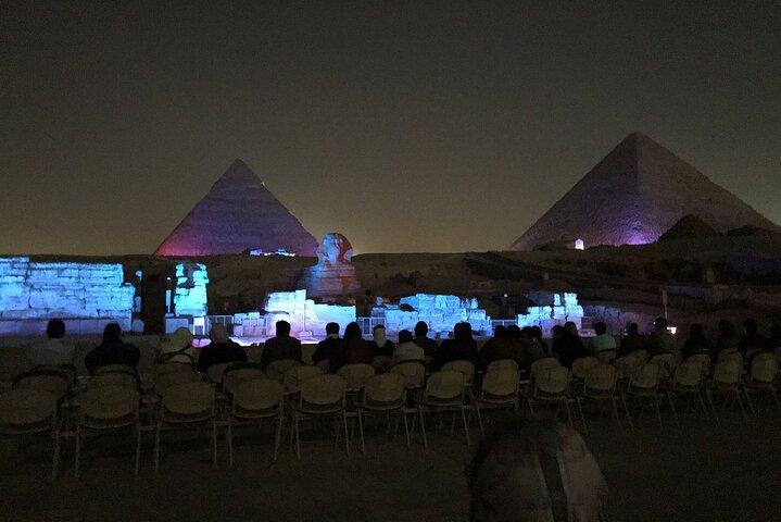 Il Cairo: spettacolo di suoni e luci privato delle piramidi di Giza con trasferimenti
