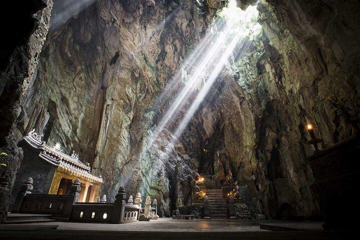Excursão para grupos pequenos pelas montanhas de mármore, Lady Buddha e caverna Am Phu