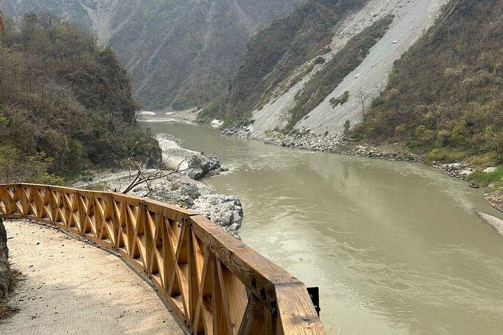 Rishikesh : Randonnée guidée d'une demi-journée avec transferts Mini Gartang Gali