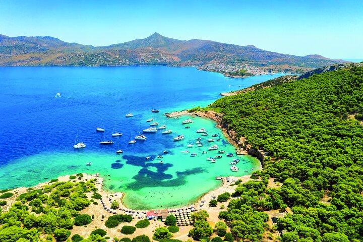 Athènes : Croisière d'une journée avec DJ, déjeuner et boissons incl.
