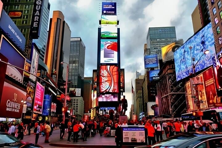 New York City 7-Hour Must See Walking Tour with a Guide