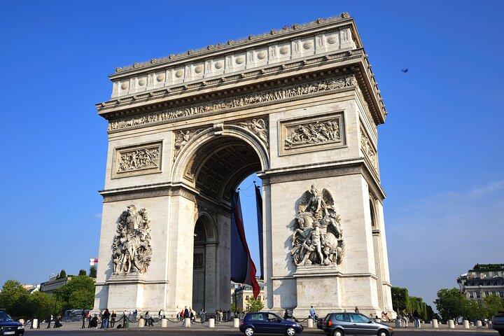 ル・アーヴル港からのデラックスパリ小旅行（リバークルーズ付き）