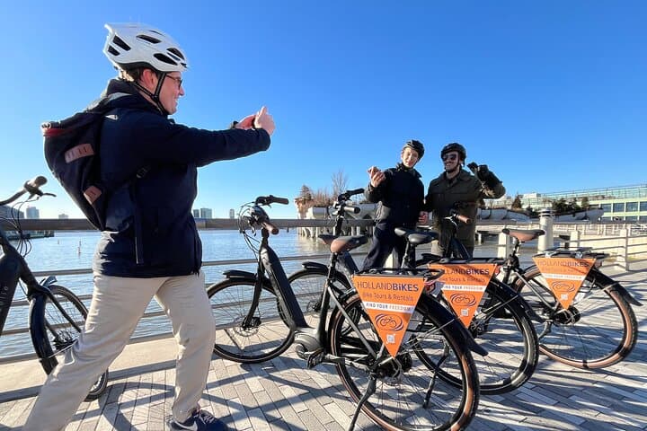 Downtown Bike Tour with Stylish Dutch Bikes