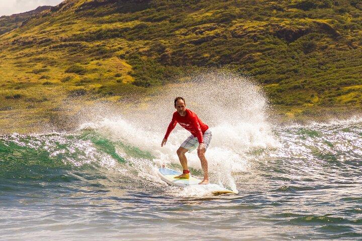 Gruppe surf lektion på Kalapaki Beach