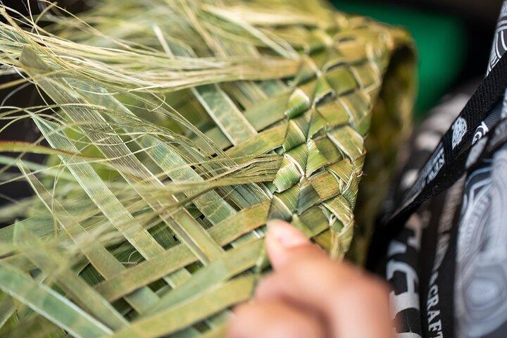 オークランド発 ホビトン、ロトルア、テプイア小グループツアー