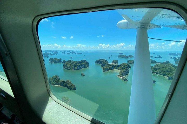 ハノイから高速道路でハロン湾を25分観光飛行