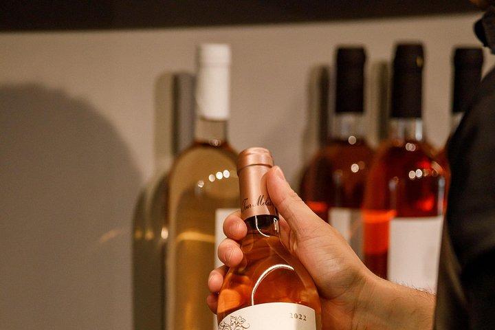 Griechische Weinprobe mit Blick auf die Akropolis
