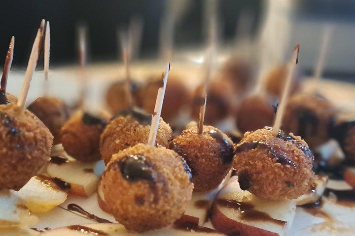 5品の料理とワインのペアリングディナー