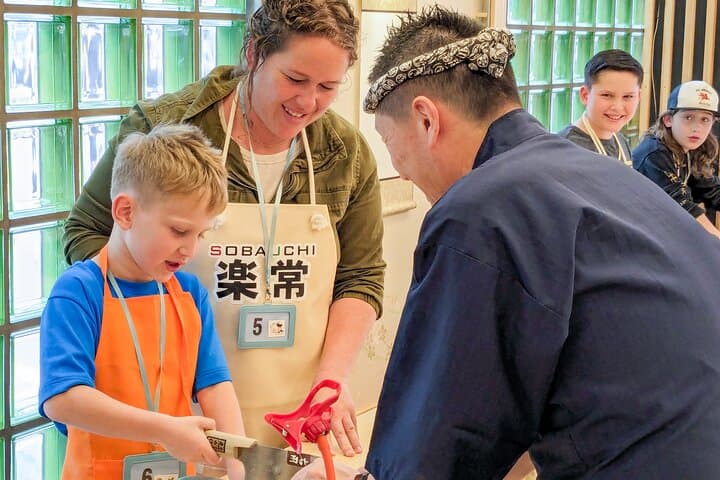 RAMEN Noodle Making Experience! Made from flour in 30min!