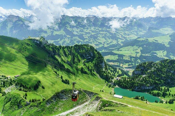 スイスの美しい景色を1日で満喫する旅