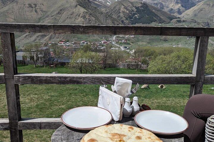 Tour privato di Kazbegi e Gudauri da Tbilisi
