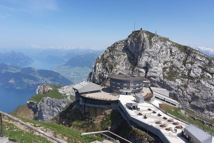 Viagem diurna guiada privada a Pilatus