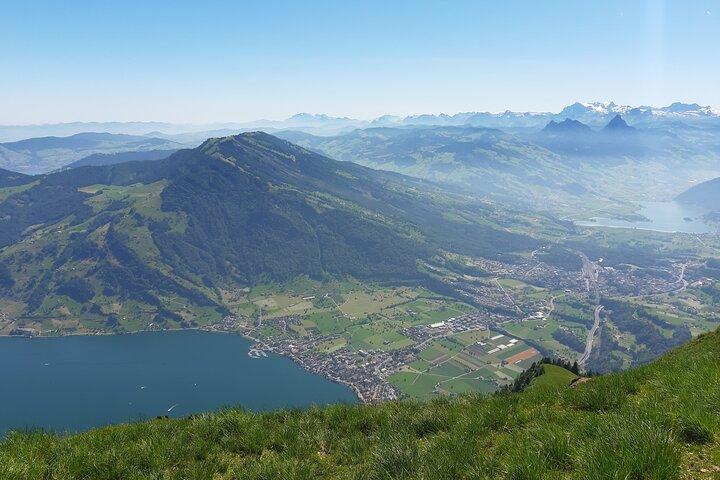 Viagem diurna guiada privada a Pilatus