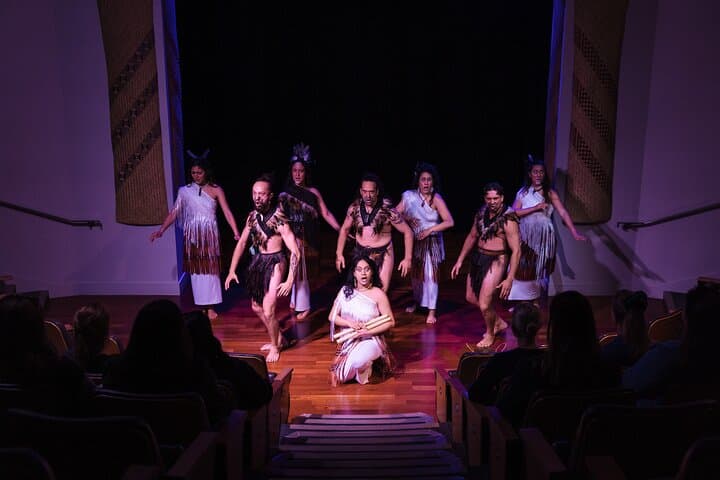 Māori Cultural Experience & Auckland Museum General Admission