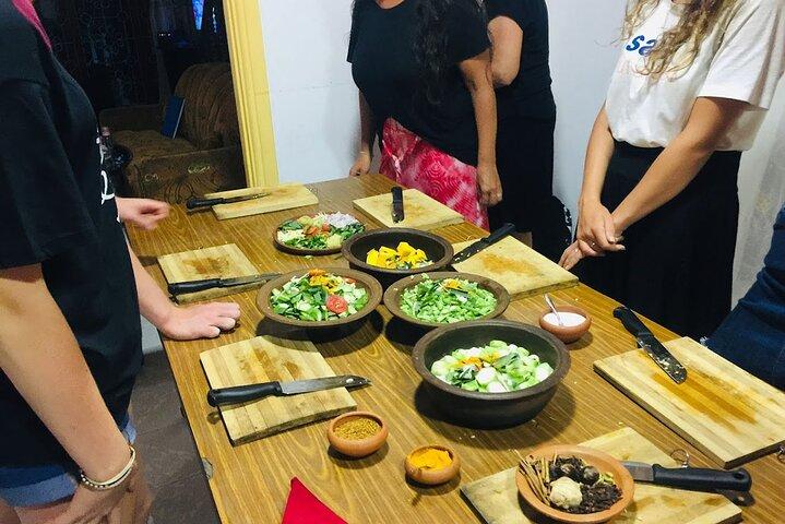 地元家族と一緒にキャンディで本格スリランカ料理教室