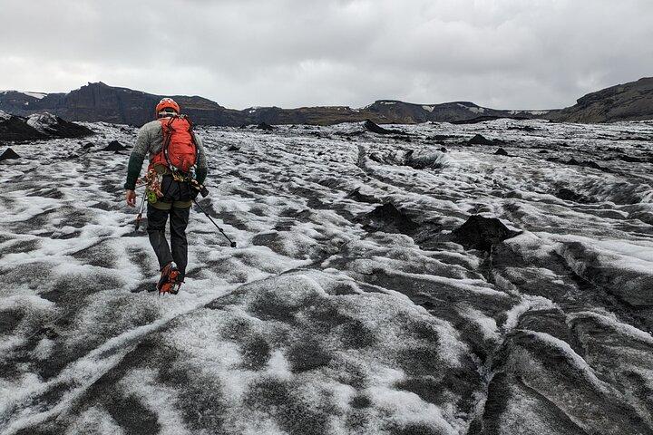 Glaciärutforskningsvandring och klättring