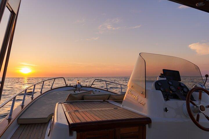 Private Bootstour bei Sonnenuntergang auf Ischia