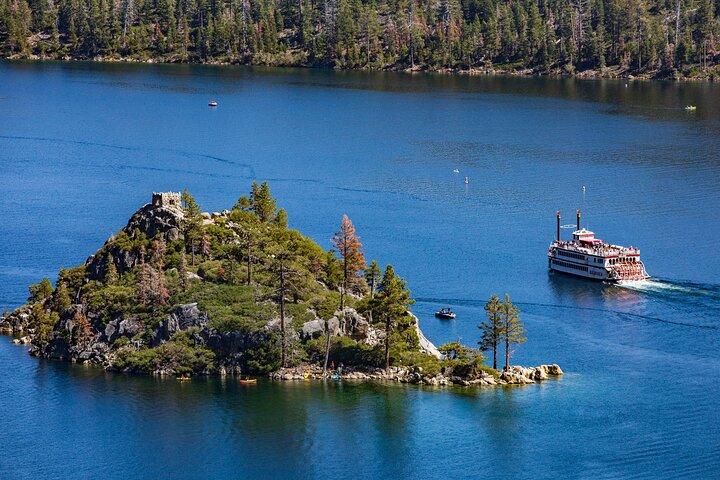 Cruzeiro panorâmico pela Baía Esmeralda no Lago Tahoe