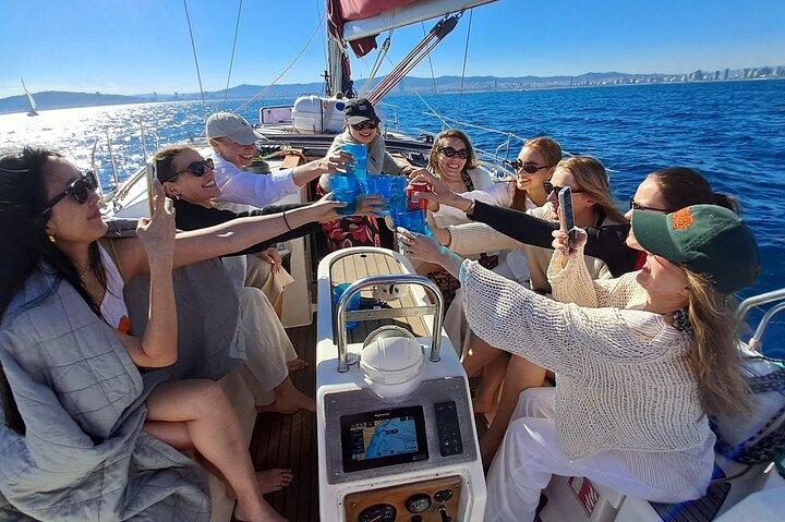 Vela privata per 11 persone con open bar e snack