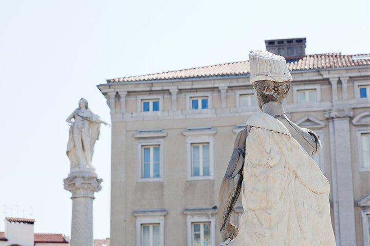 Trieste búsqueda del tesoro & tour a pie autoguiado