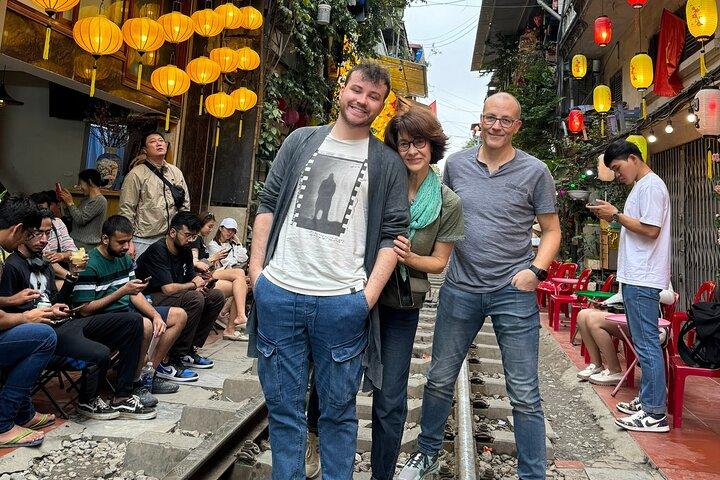 Weihrauchdorf & Hanoi Tagestour mit Zugstraße + lokale Lebensmittel