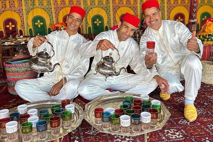Marrakech Heteluchtballonvaart, Berberontbijt & Kamelenrit