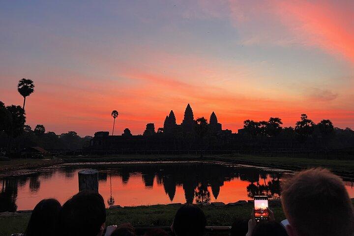 Private Angkor Sunrise Tour with Lunch Included