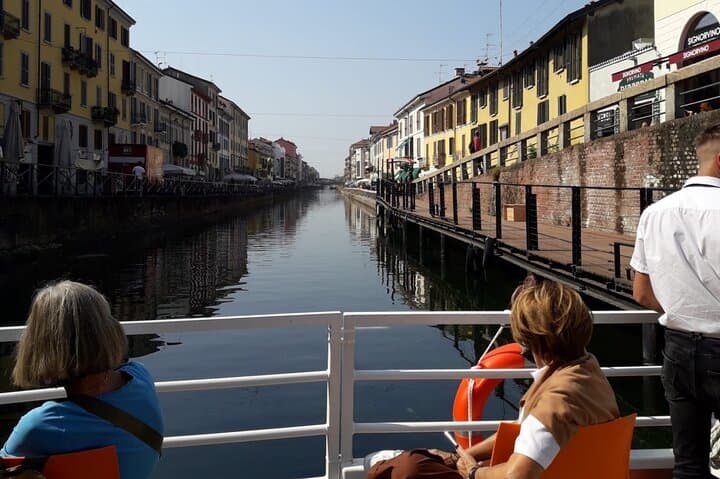Cruise on the Milanese Navigli with Brunch on the Pier