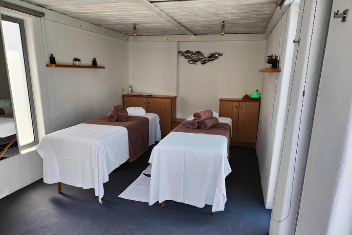 Akrotiri: Spa Day Experience para Amigos com Massagem e Piscina