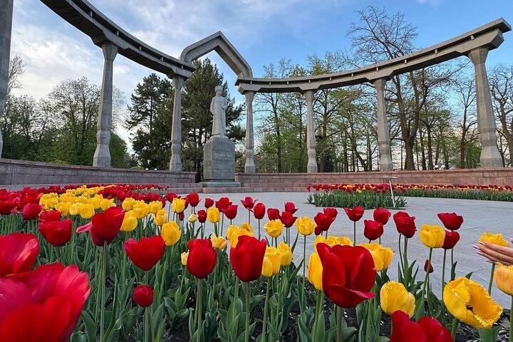 Tour Privado & en Grupo por la Ciudad de Bishkek : Historia, Cultura & Arquitectos
