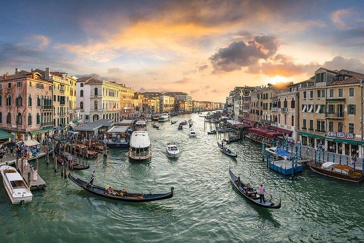 Vormittags Venedig-Rundgang mit Gondelfahrt