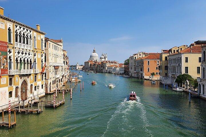 Vormittags Venedig-Rundgang mit Gondelfahrt